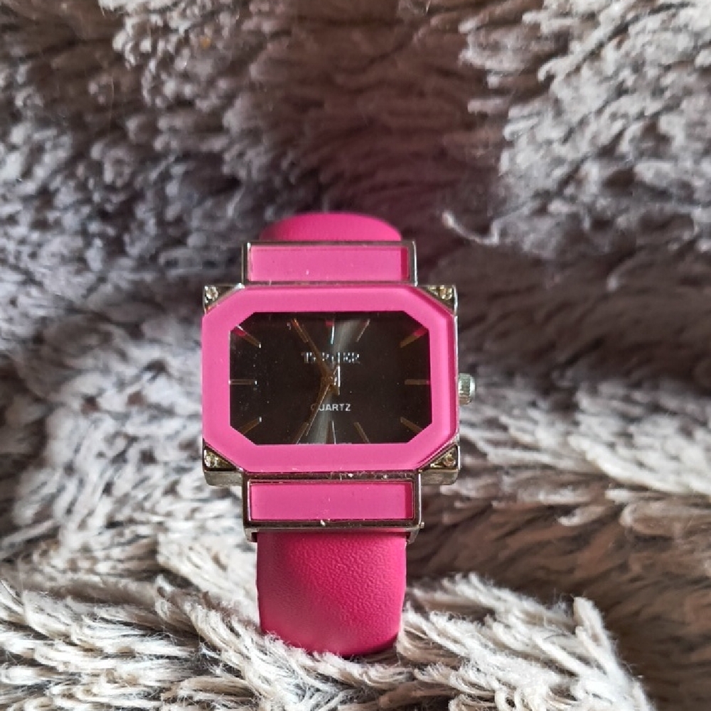 TERNER Pink Square Women's Watch